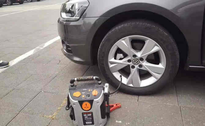 华容汽车搭电案例