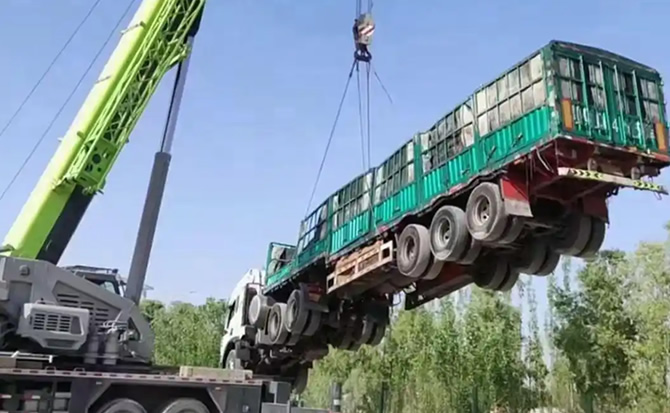 华容道路脱困救援案例